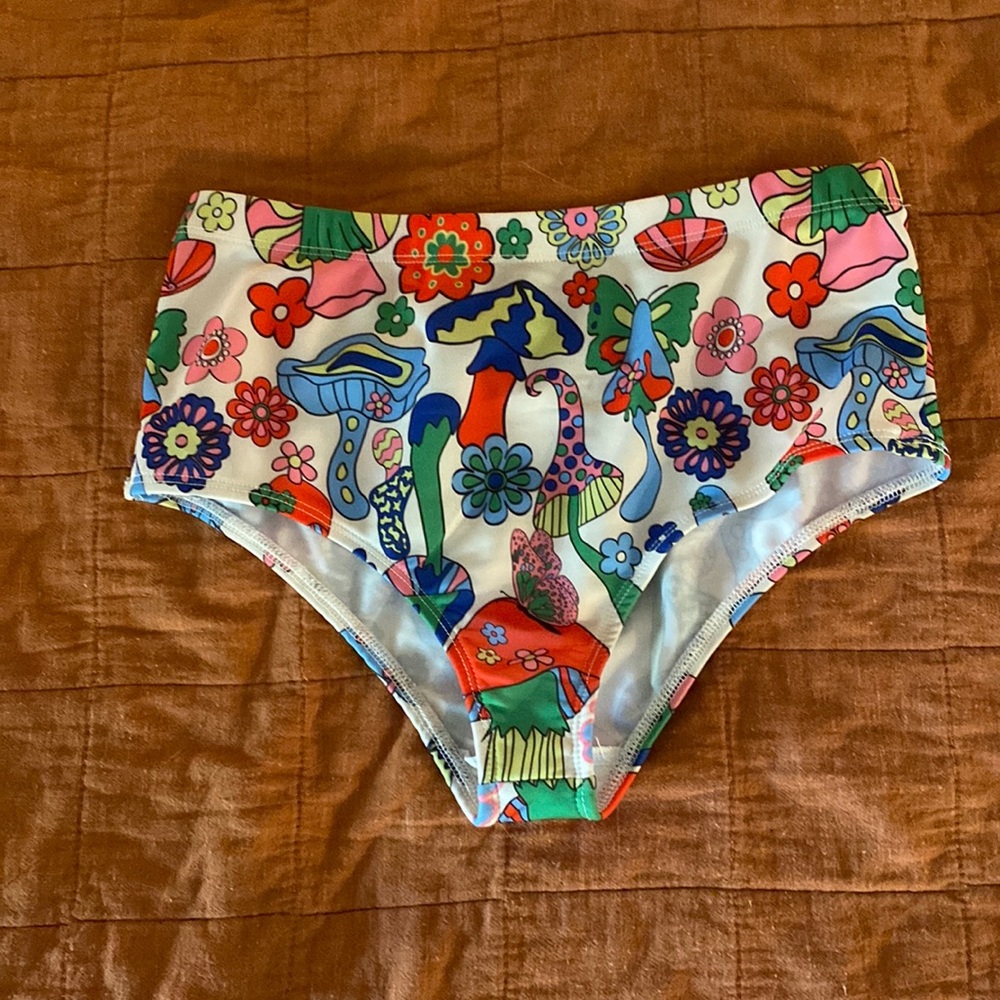 High waisted psychedelic shorts